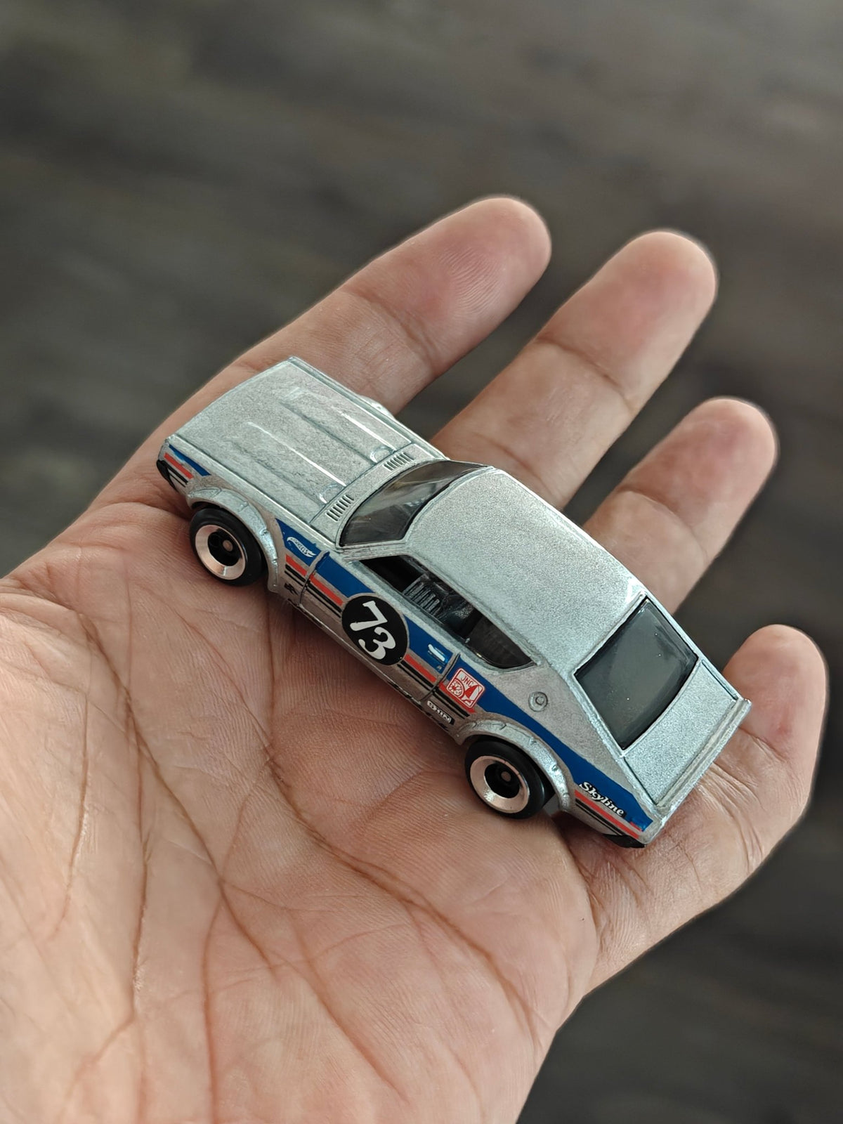Hot Wheels Nissan Skyline 2000GT-R - Silver (Uncarded - New) - Kinder Logs