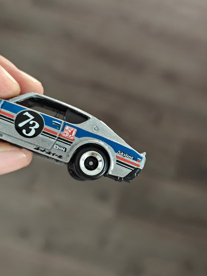 Hot Wheels Nissan Skyline 2000GT-R - Silver (Uncarded - New) - Kinder Logs