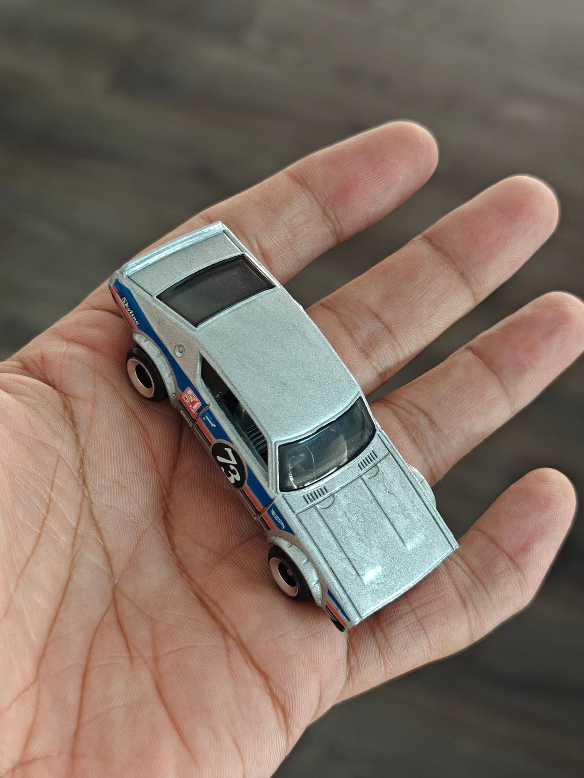 Hot Wheels Nissan Skyline 2000GT-R - Silver (Uncarded - New) - Kinder Logs