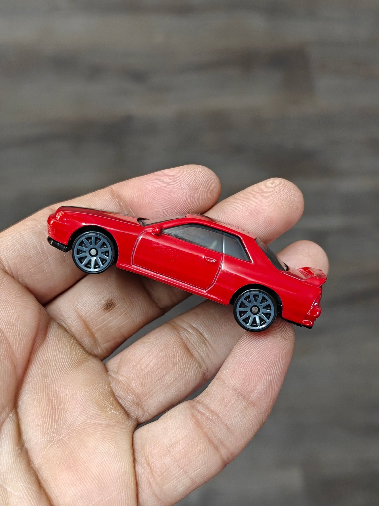 Hot Wheels Nissan Skyline GT - R (BNR32) - Red (Uncarded - New) - Kinder Logs