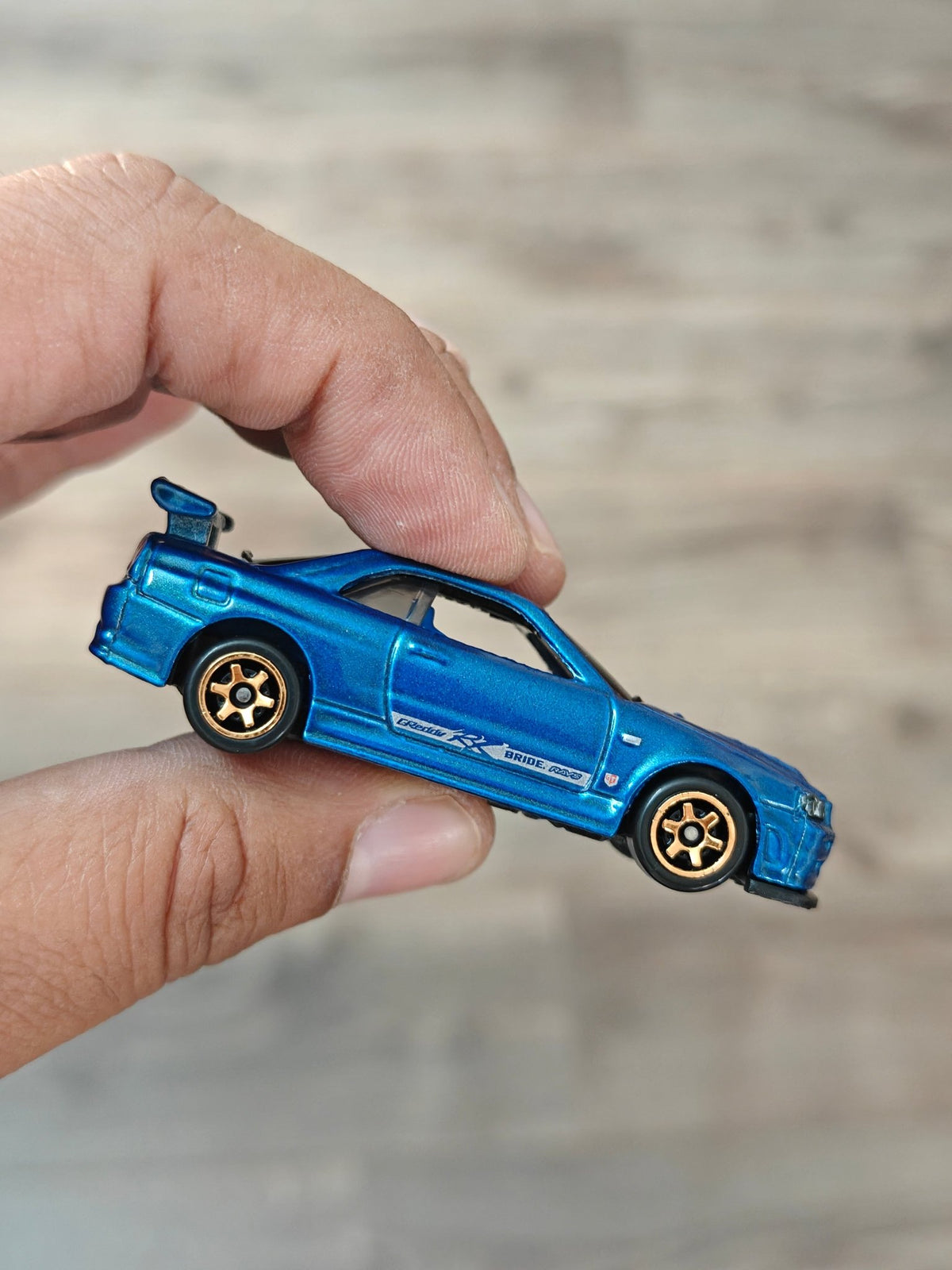 Hot Wheels Nissan Skyline GT-R BNR34 - Blue (Uncarded - New) - Kinder Logs