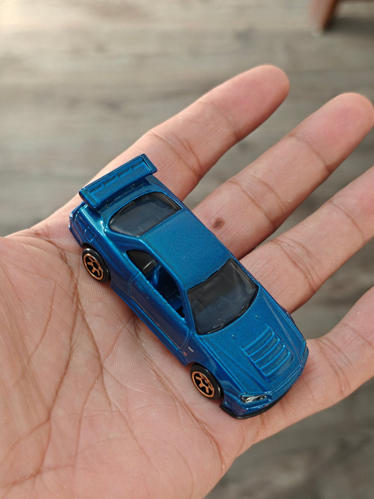 Hot Wheels Nissan Skyline GT-R BNR34 - Blue (Uncarded - New) - Kinder Logs