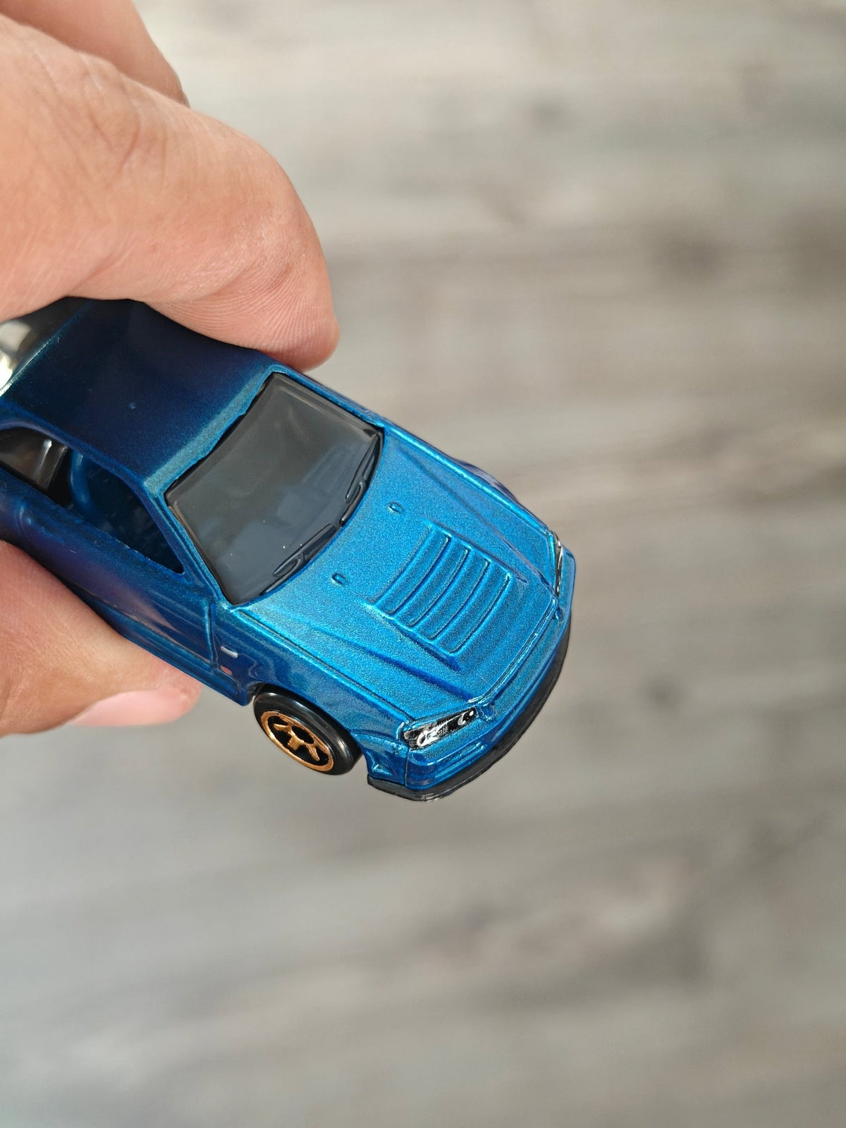 Hot Wheels Nissan Skyline GT-R BNR34 - Blue (Uncarded - New) - Kinder Logs