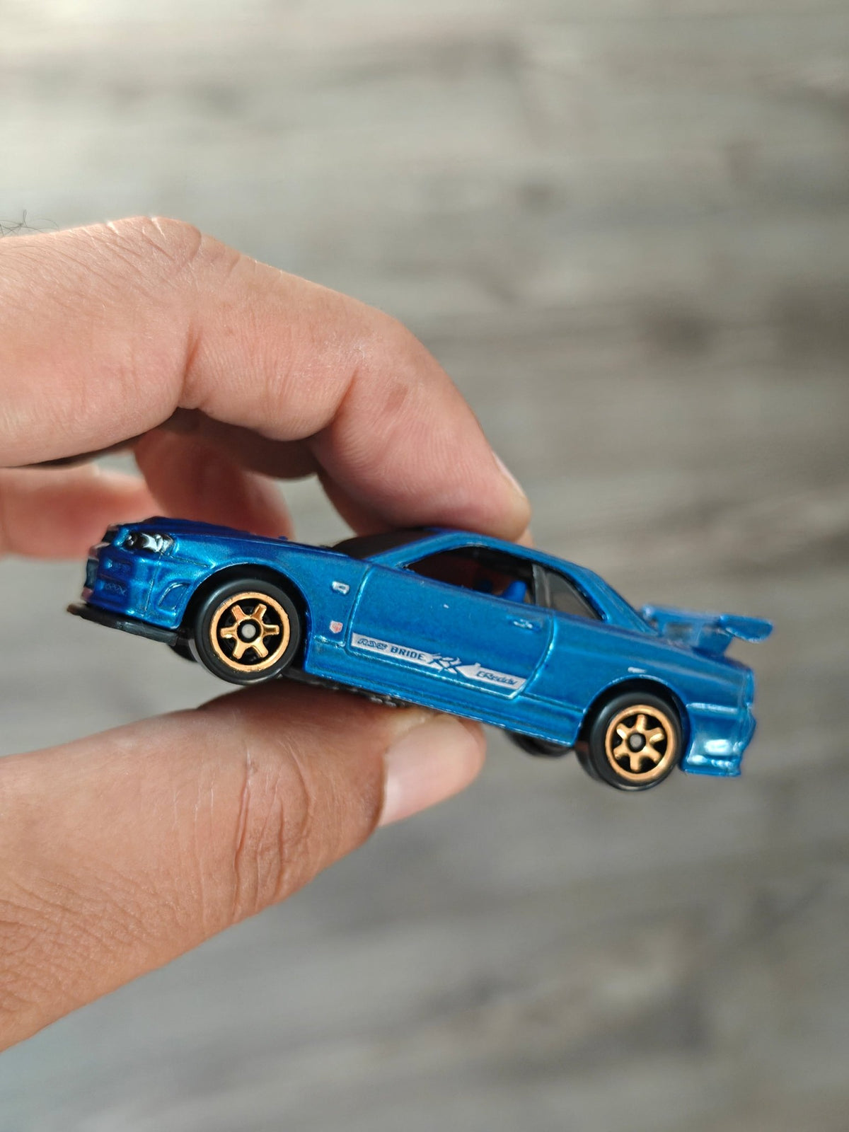 Hot Wheels Nissan Skyline GT-R BNR34 - Blue (Uncarded - New) - Kinder Logs