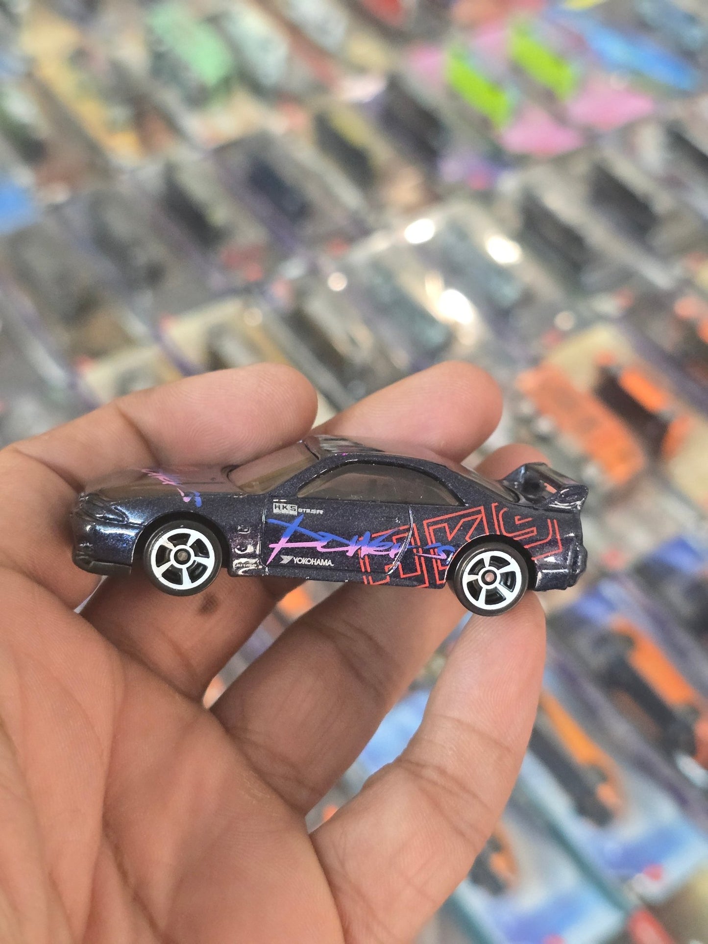 Hot Wheels Nissan Skyline GT - R R33 HKS Power's (Uncarded) - Kinder Logs