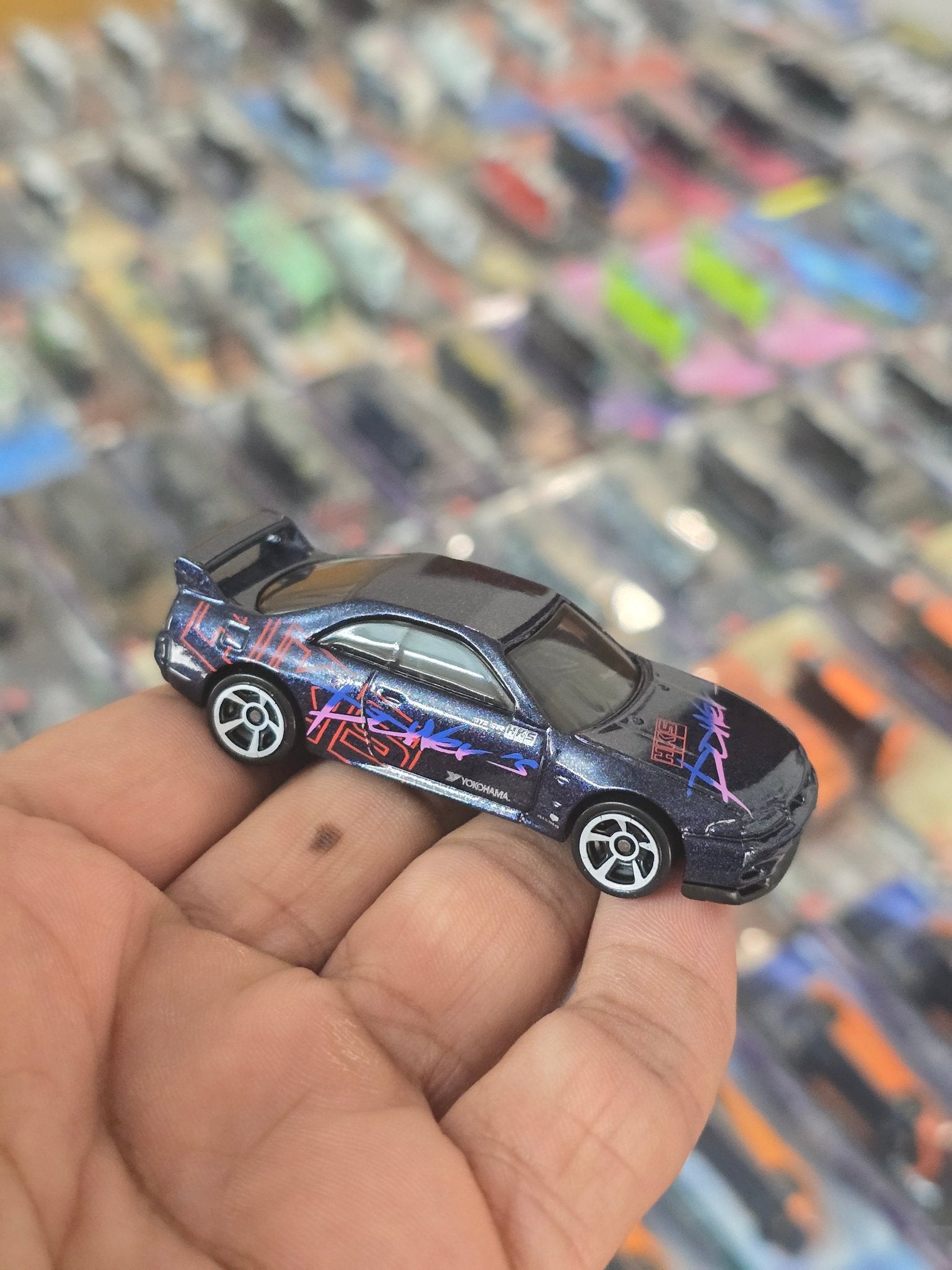 Hot Wheels Nissan Skyline GT - R R33 HKS Power's (Uncarded) - Kinder Logs