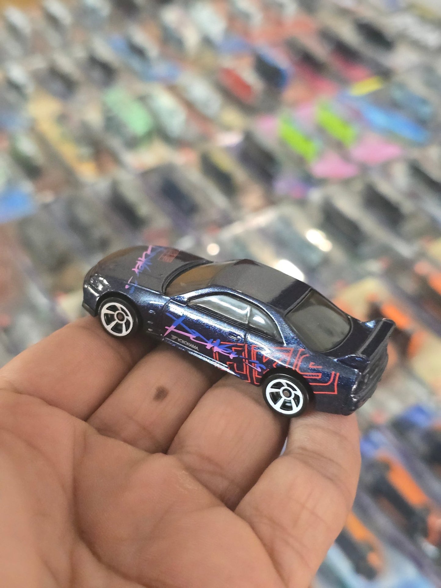 Hot Wheels Nissan Skyline GT - R R33 HKS Power's (Uncarded) - Kinder Logs