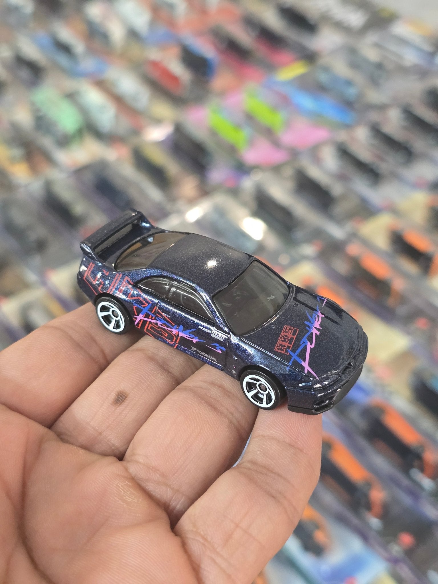 Hot Wheels Nissan Skyline GT - R R33 HKS Power's (Uncarded) - Kinder Logs
