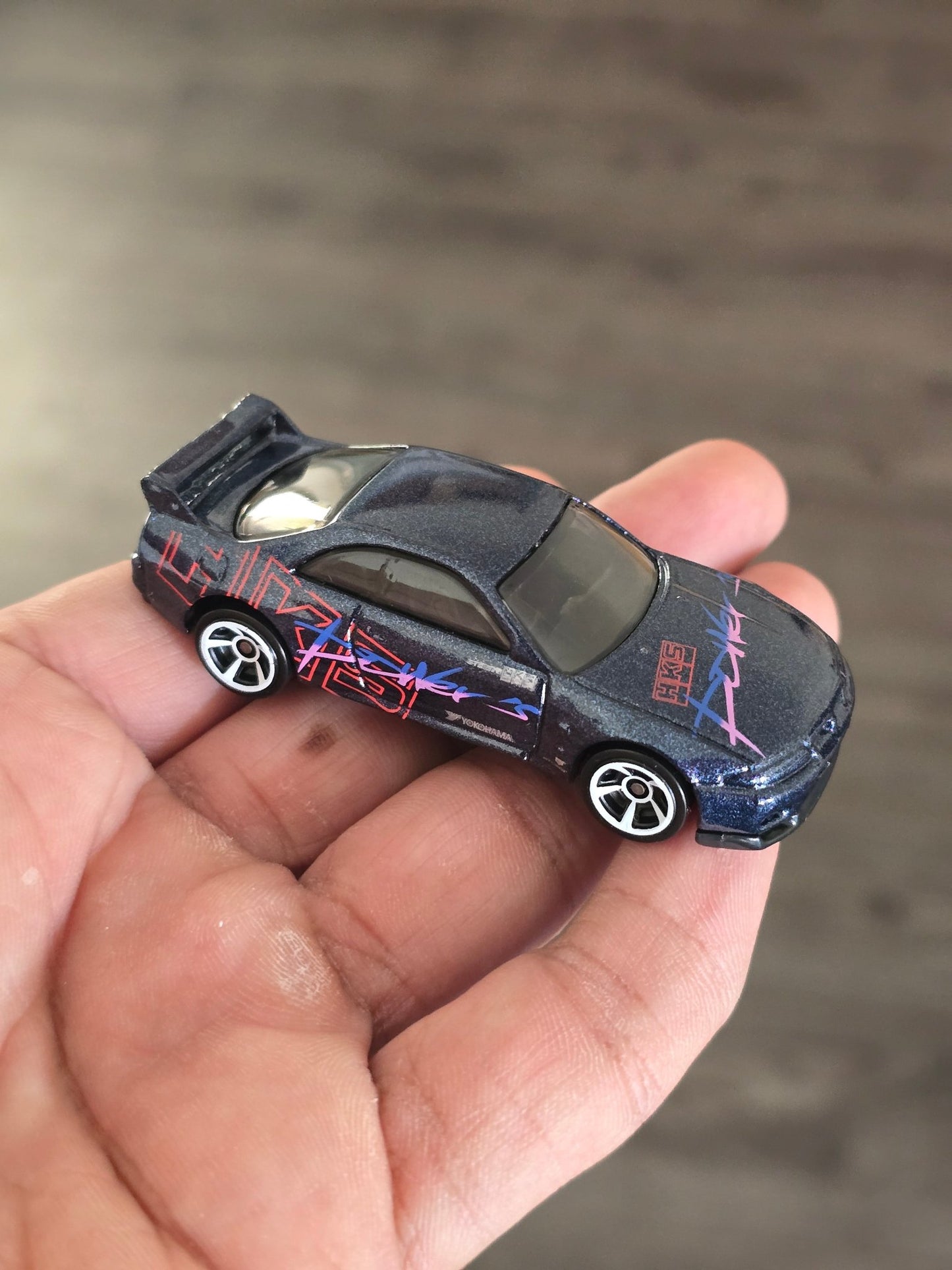 Hot Wheels Nissan Skyline GT - R R33 HKS Power's (Uncarded - New) - Kinder Logs