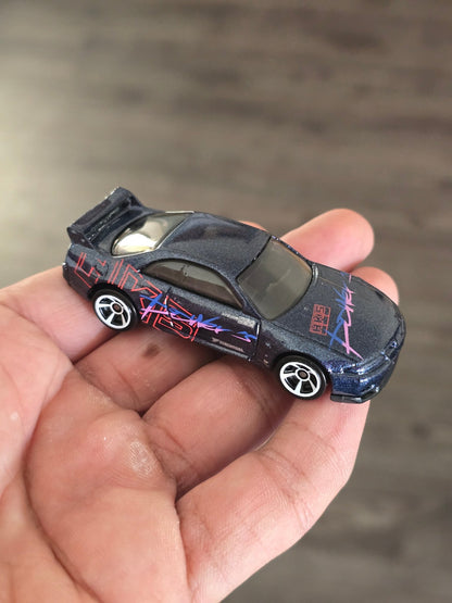 Hot Wheels Nissan Skyline GT - R R33 HKS Power's (Uncarded - New) - Kinder Logs