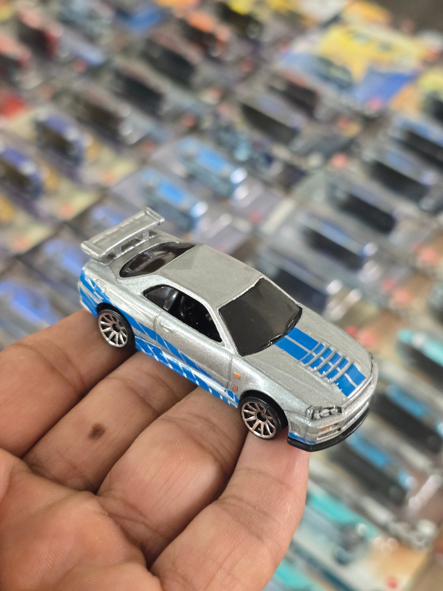 Hot Wheels Nissan Skyline GT - R (R34) - Fast & Furious (Uncarded) - Kinder Logs