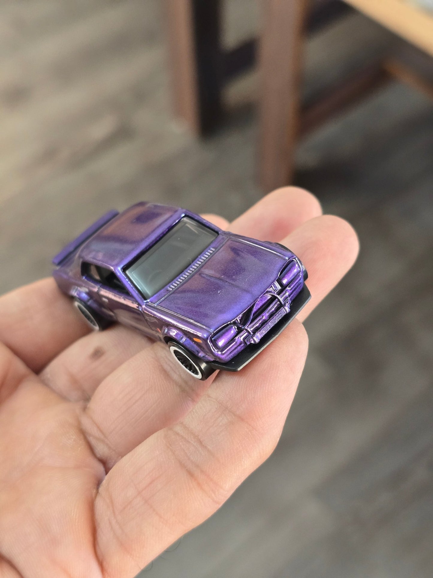 Hot Wheels Nissan Skyline HT 2000 GT - X (Uncarded) - Kinder Logs