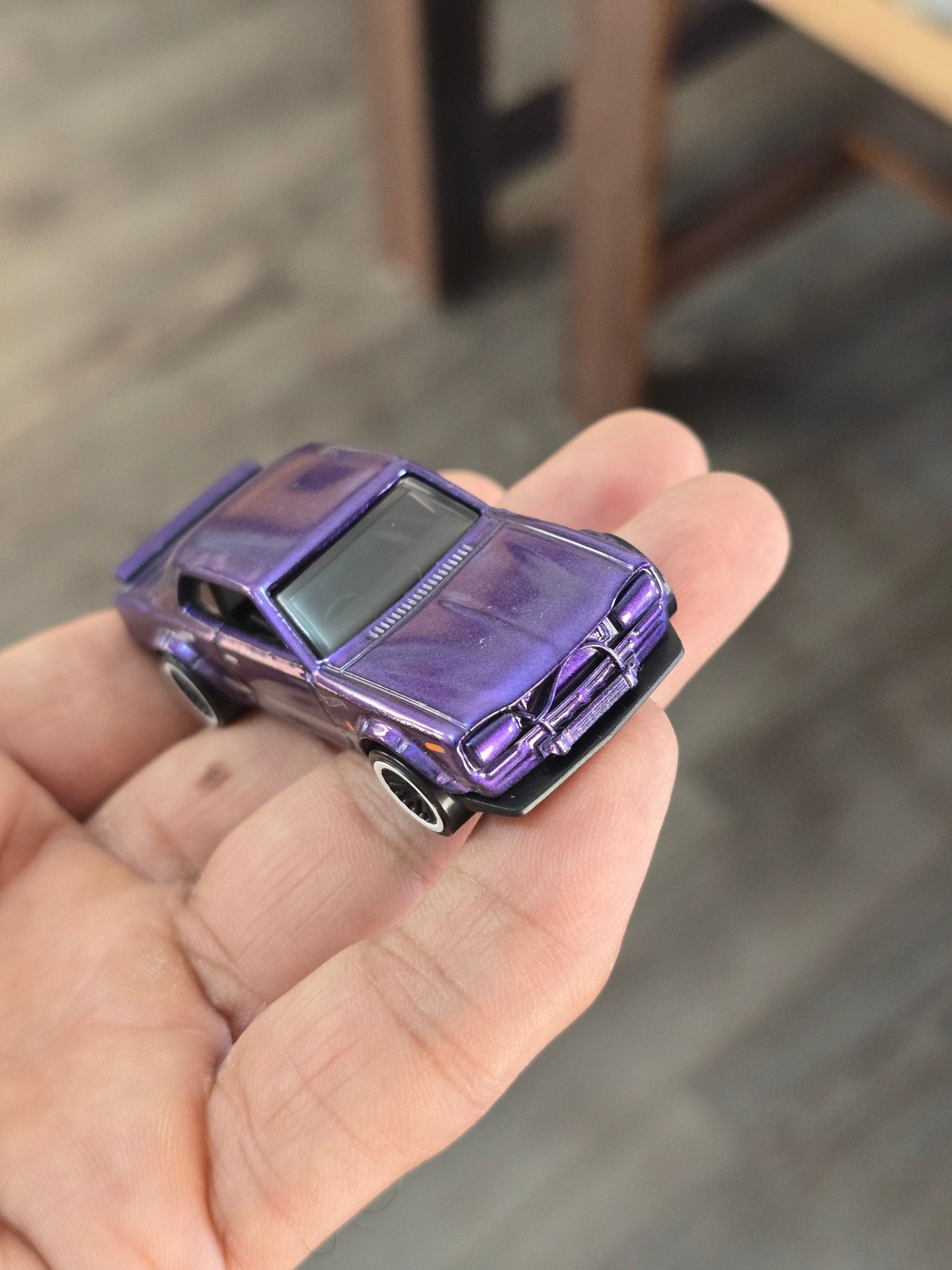 Hot Wheels Nissan Skyline HT 2000 GT - X (Uncarded) - Kinder Logs
