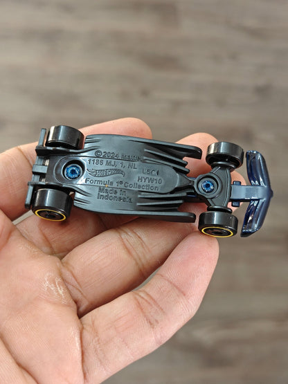 Hot Wheels Oracle Red Bull Racing F1 Car - Black (Uncarded - New) - Kinder Logs