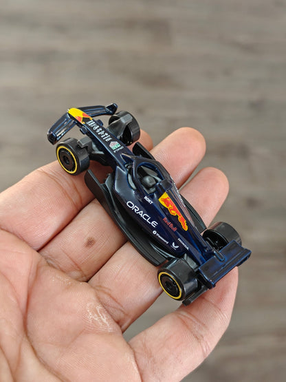 Hot Wheels Oracle Red Bull Racing F1 Car - Black (Uncarded - New) - Kinder Logs