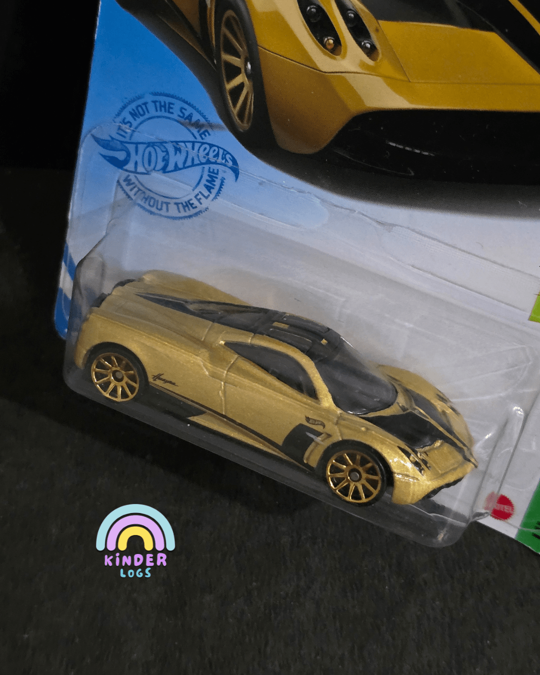 Hot Wheels Pagani Huayra - Rare Gold Color (Imported) - Kinder Logs