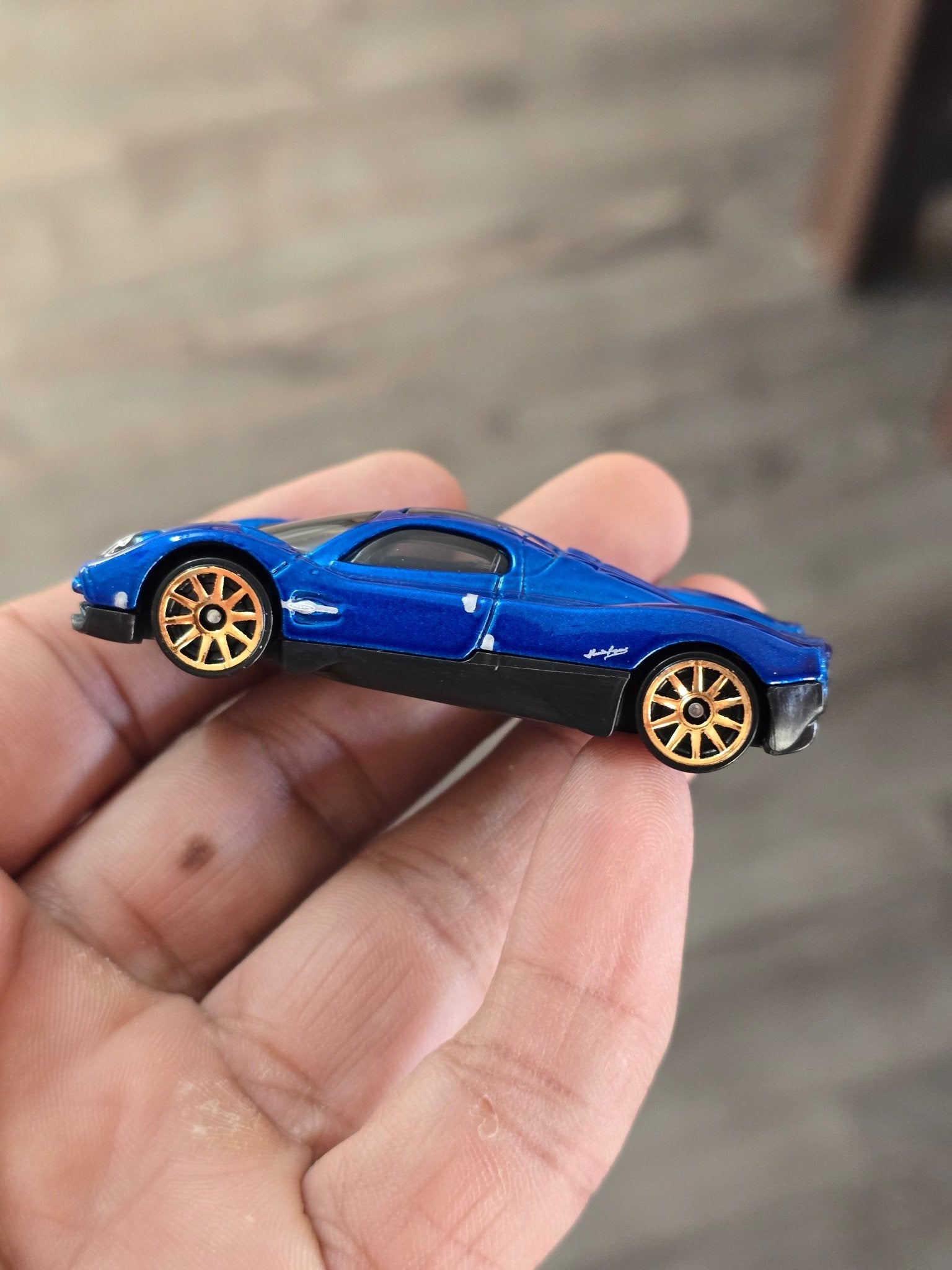 Hot Wheels Pagani Utopia - Blue With Gold Wheels (Uncarded - New) - Kinder Logs