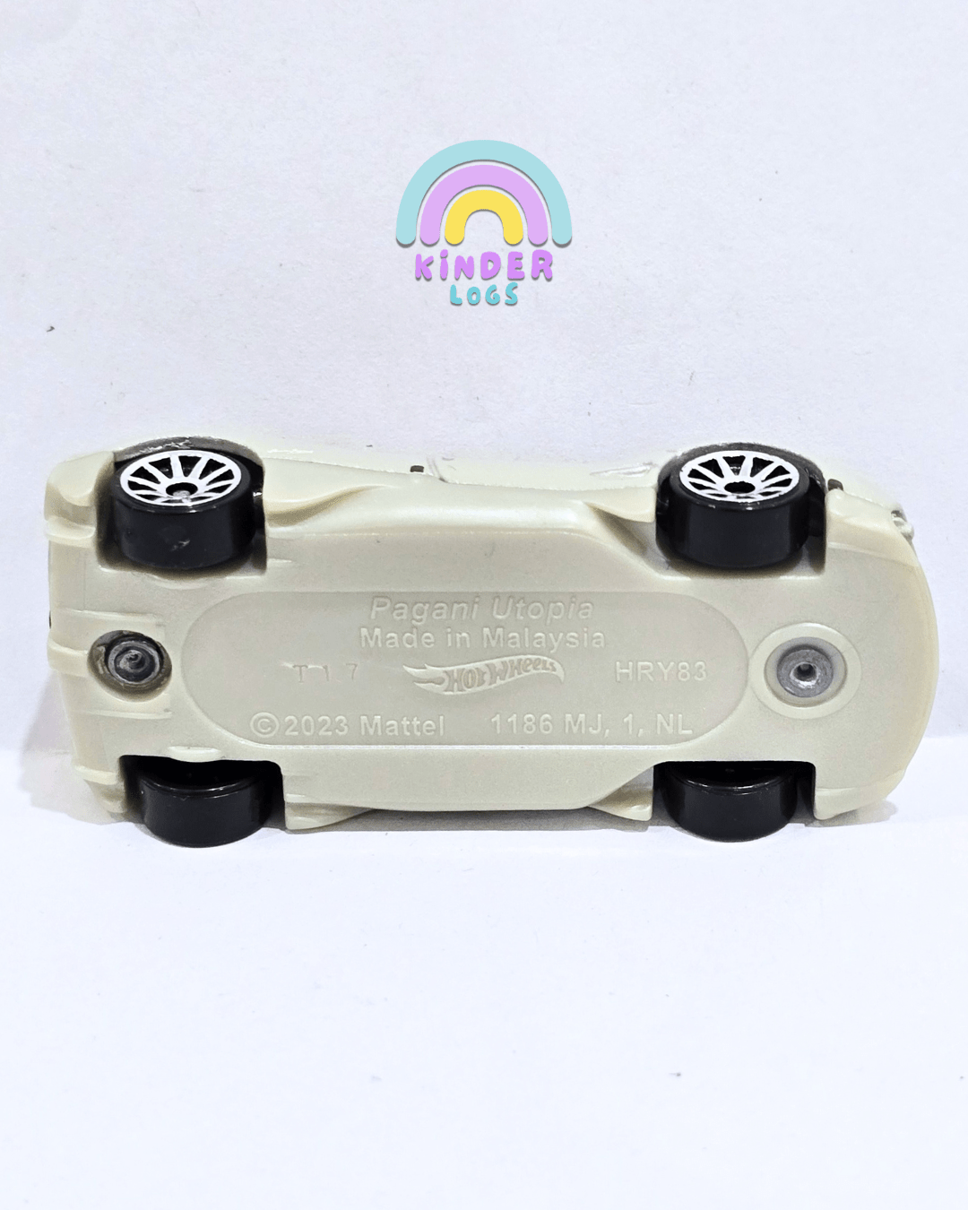 Hot Wheels Pagani Utopia (Used Car) - Kinder Logs
