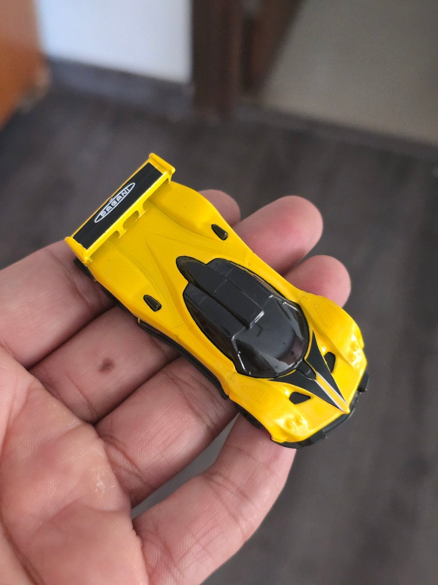 Hot Wheels Pagani Zonda R - Yellow (Uncarded - New) - Kinder Logs