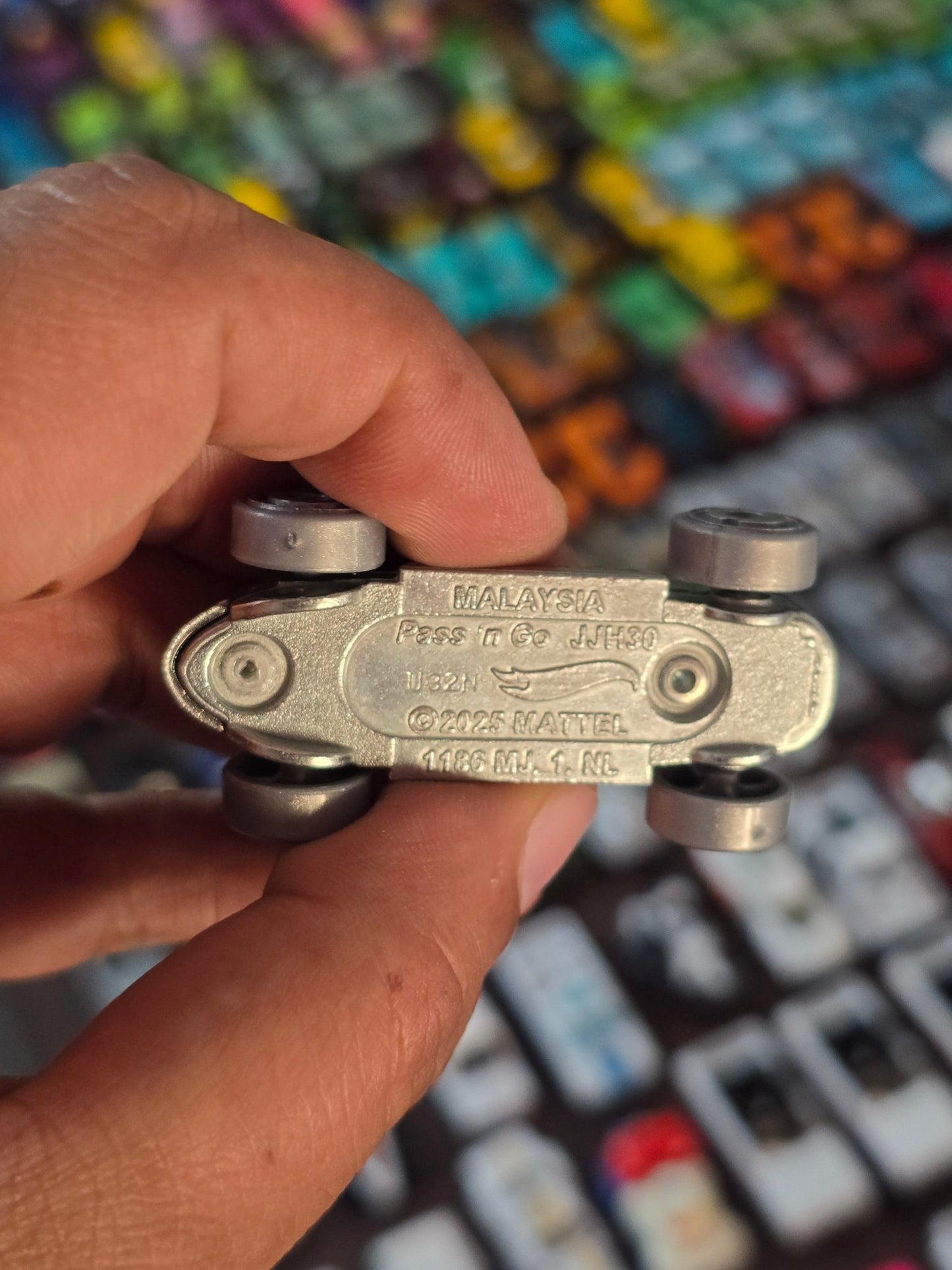 Hot Wheels Pass 'n Go Monopoly 90th Anniversary (Uncarded - New) - Kinder Logs