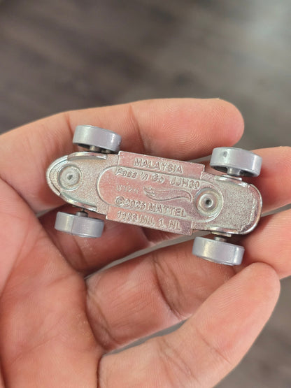 Hot Wheels Pass 'n Go Monopoly 90th Anniversary (Uncarded - New) - Kinder Logs