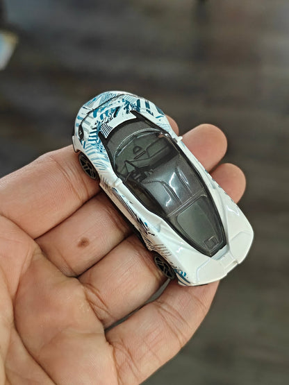 Hot Wheels Pininfarina Battista - White (Uncarded - New) - Kinder Logs