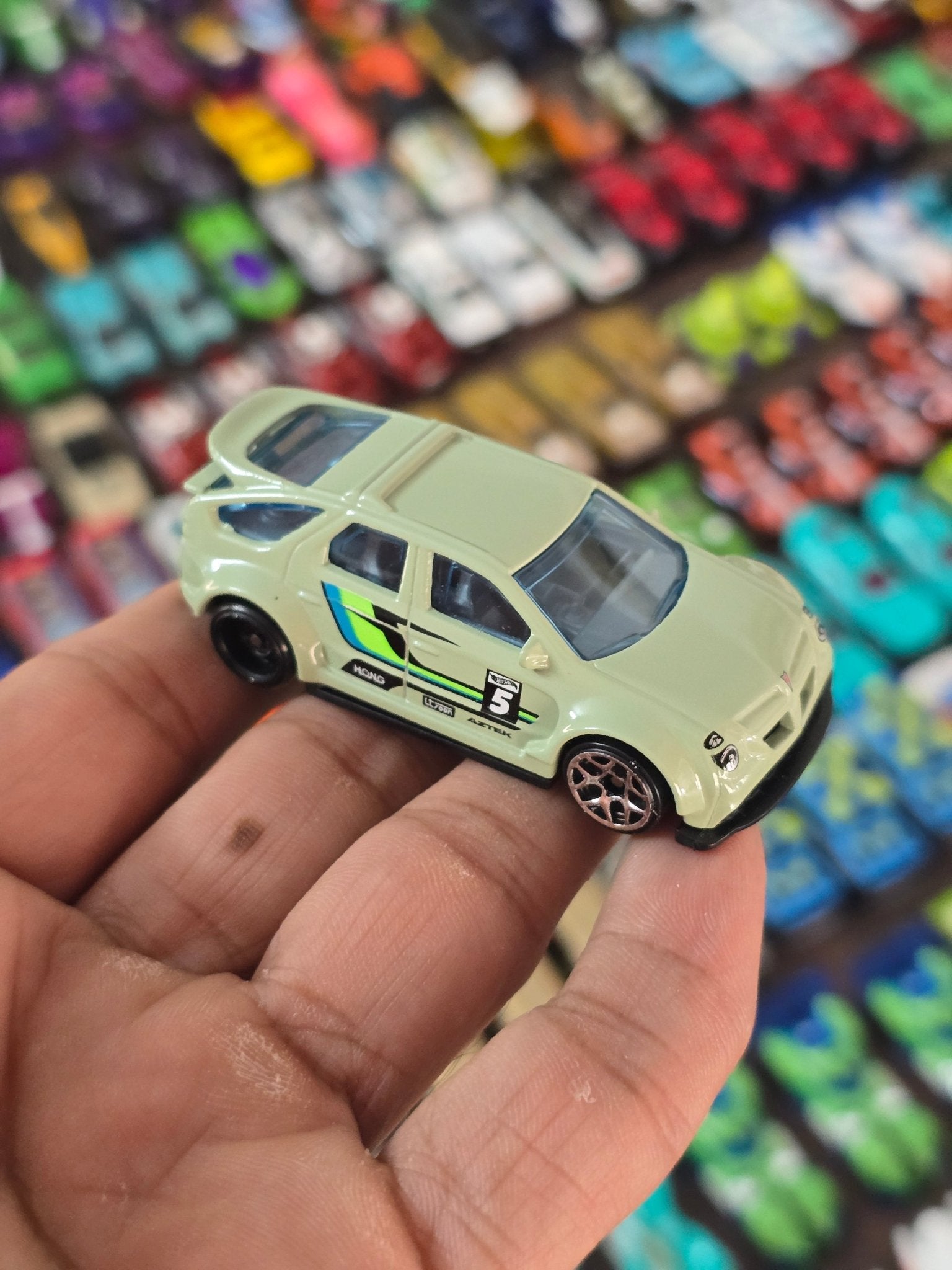 Hot Wheels Pontiac Aztek Custom - Light Green (Uncarded - New) - Kinder Logs