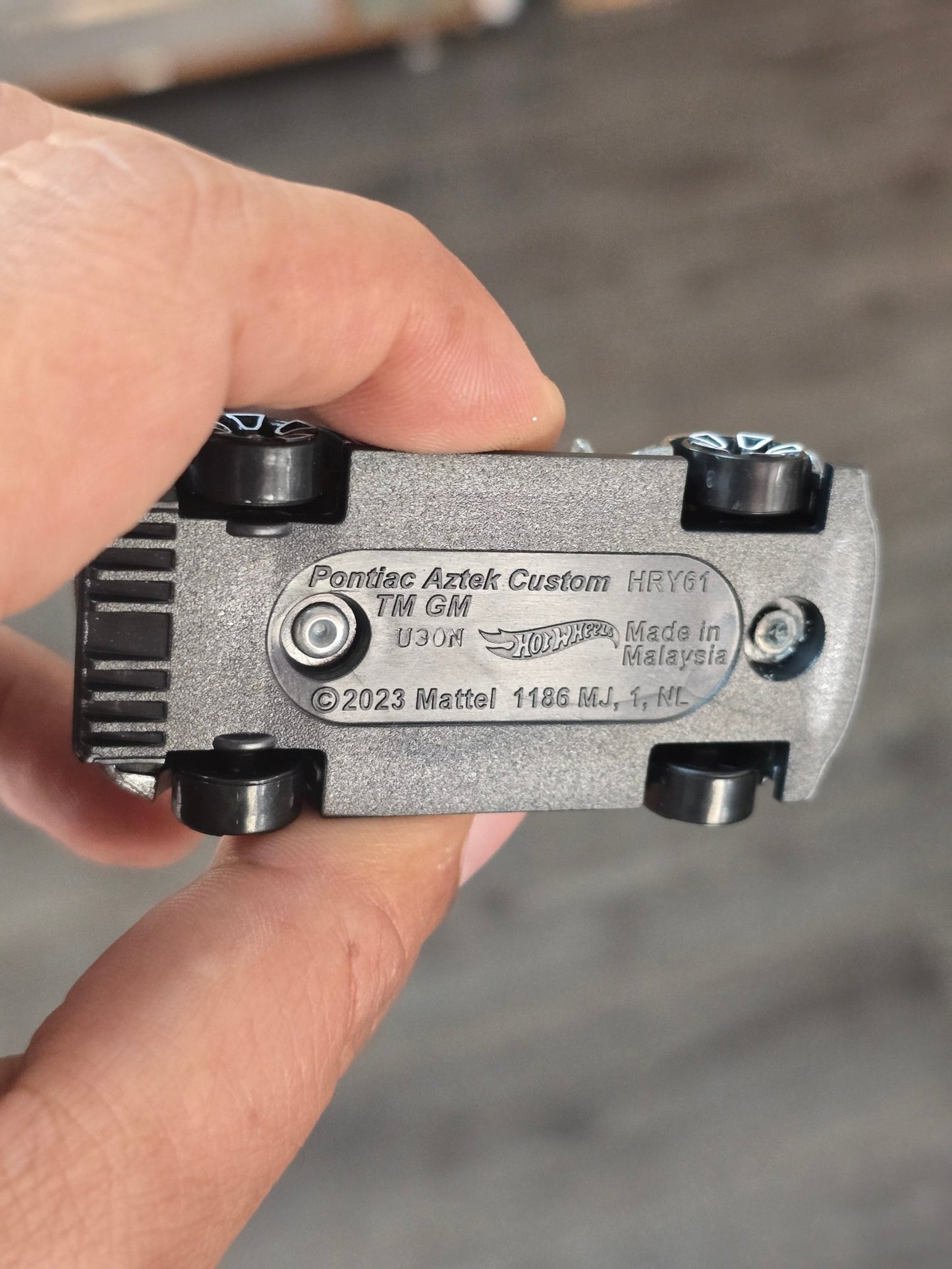 Hot Wheels Pontiac Aztek Custom - Silver (Uncarded - New) - Kinder Logs