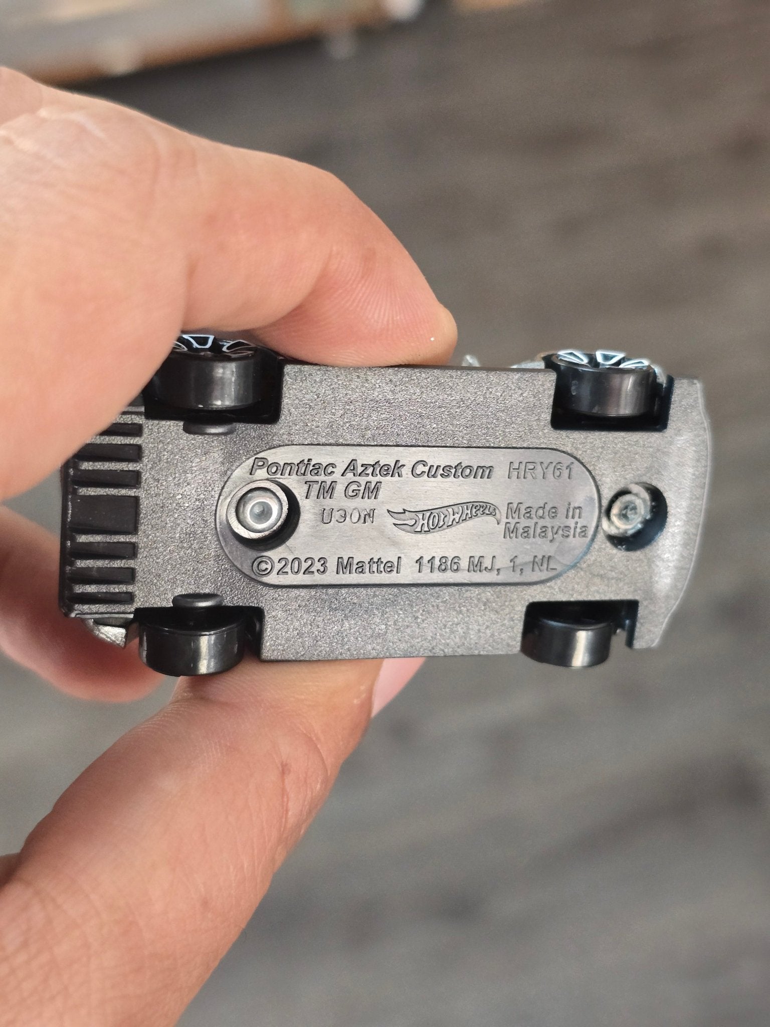 Hot Wheels Pontiac Aztek Custom - Silver (Uncarded - New) - Kinder Logs