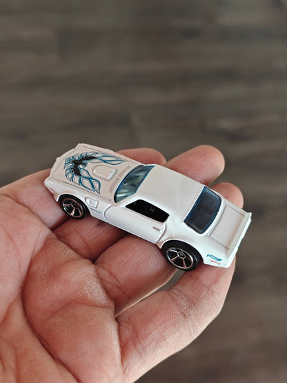 Hot Wheels Pontiac Firebird Trans Am - V5304 (Uncarded - New) - Kinder Logs