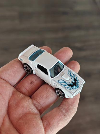 Hot Wheels Pontiac Firebird Trans Am - V5304 (Uncarded - New) - Kinder Logs