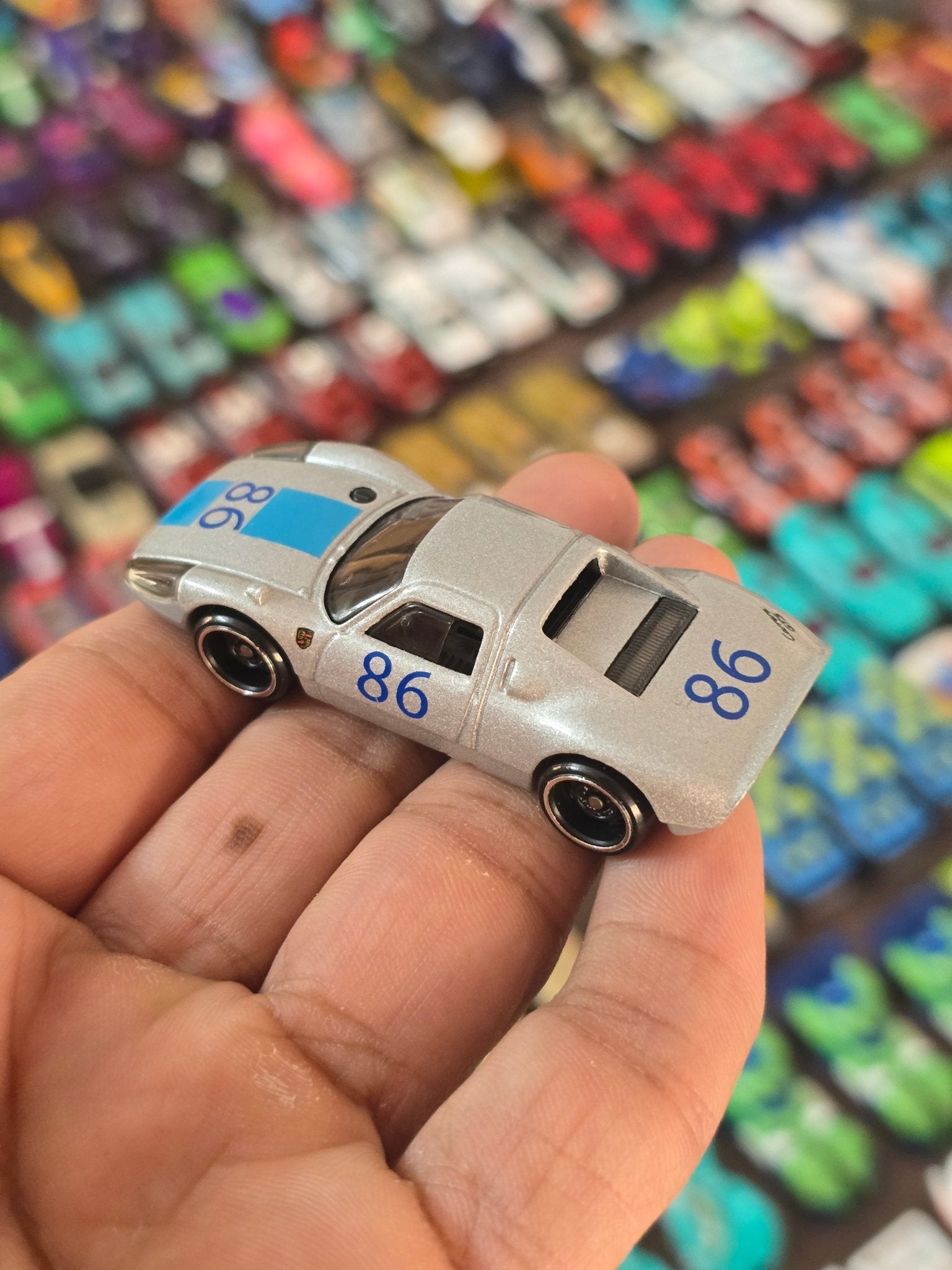 Hot Wheels Porsche 904 Carrera GTS - Silver (Uncarded - New) - Kinder Logs