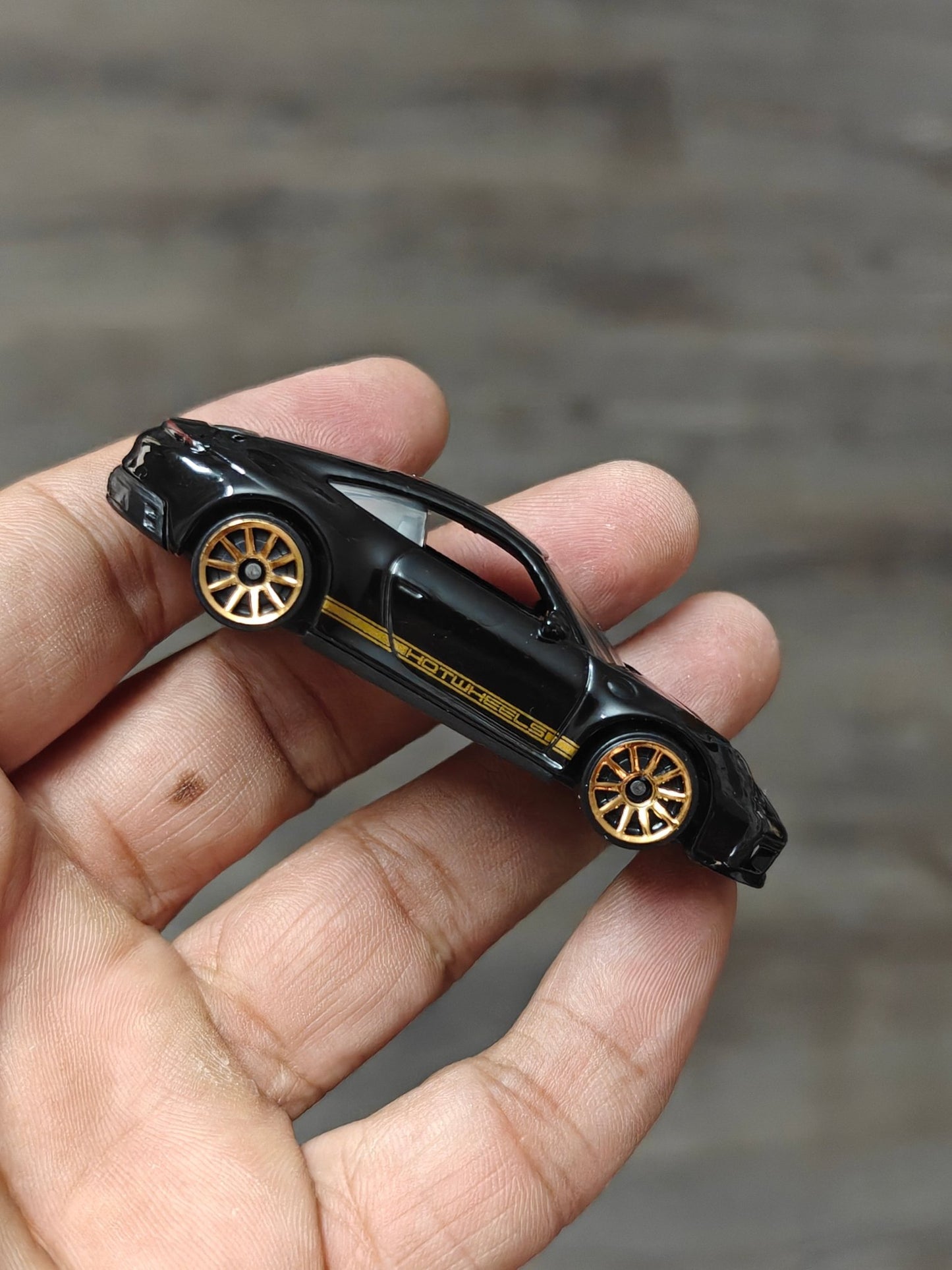 Hot Wheels Porsche 911 Carrera T - Black (Uncarded - New) - Kinder Logs