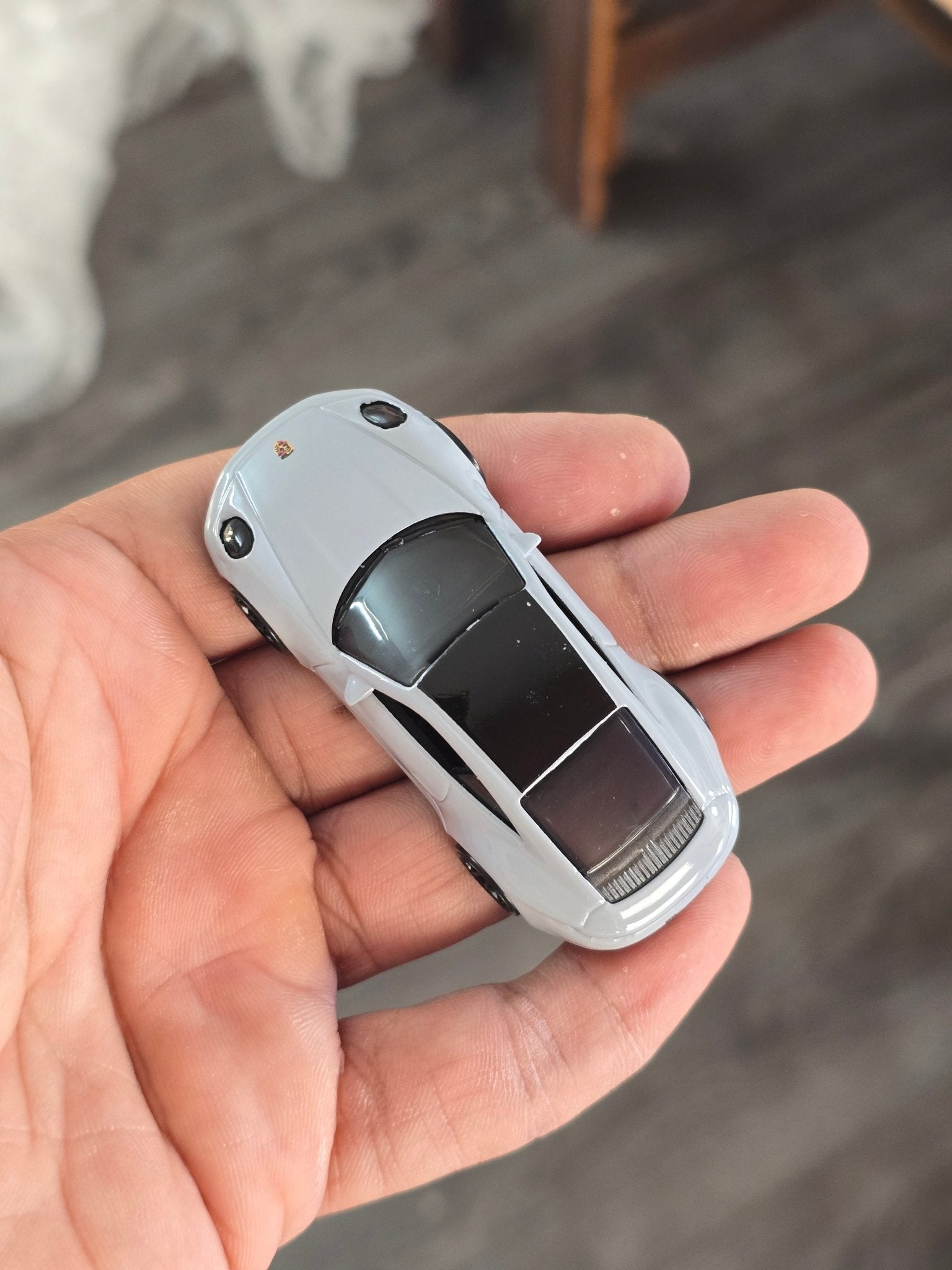 Hot Wheels Porsche 911 Carrera T - Grey (Uncarded - New) - Kinder Logs