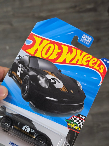 Hot Wheels Porsche 911 GT3 - Black (Imported) - Kinder Logs