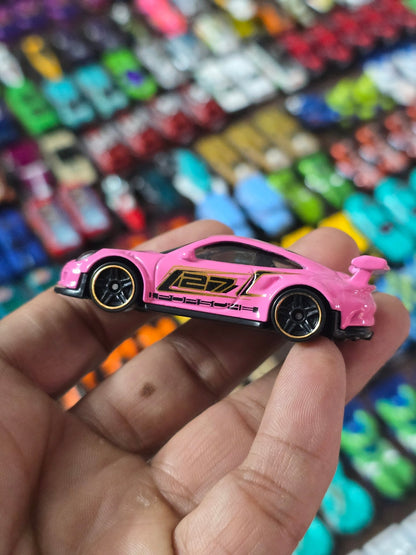 Hot Wheels Porsche 911 GT3 RS - Pink (Uncarded - New) - Kinder Logs