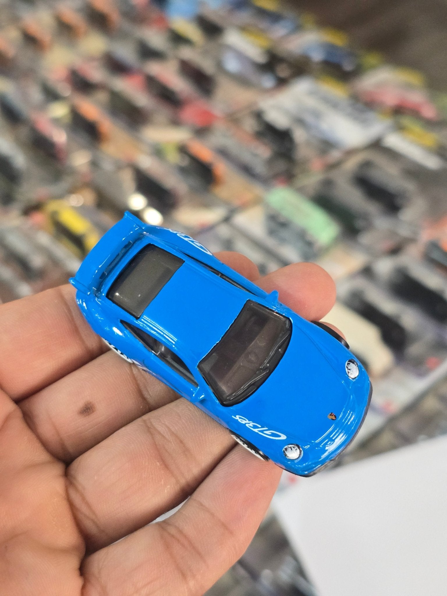 Hot Wheels Porsche 911 GT3 RS (Uncarded) - Kinder Logs