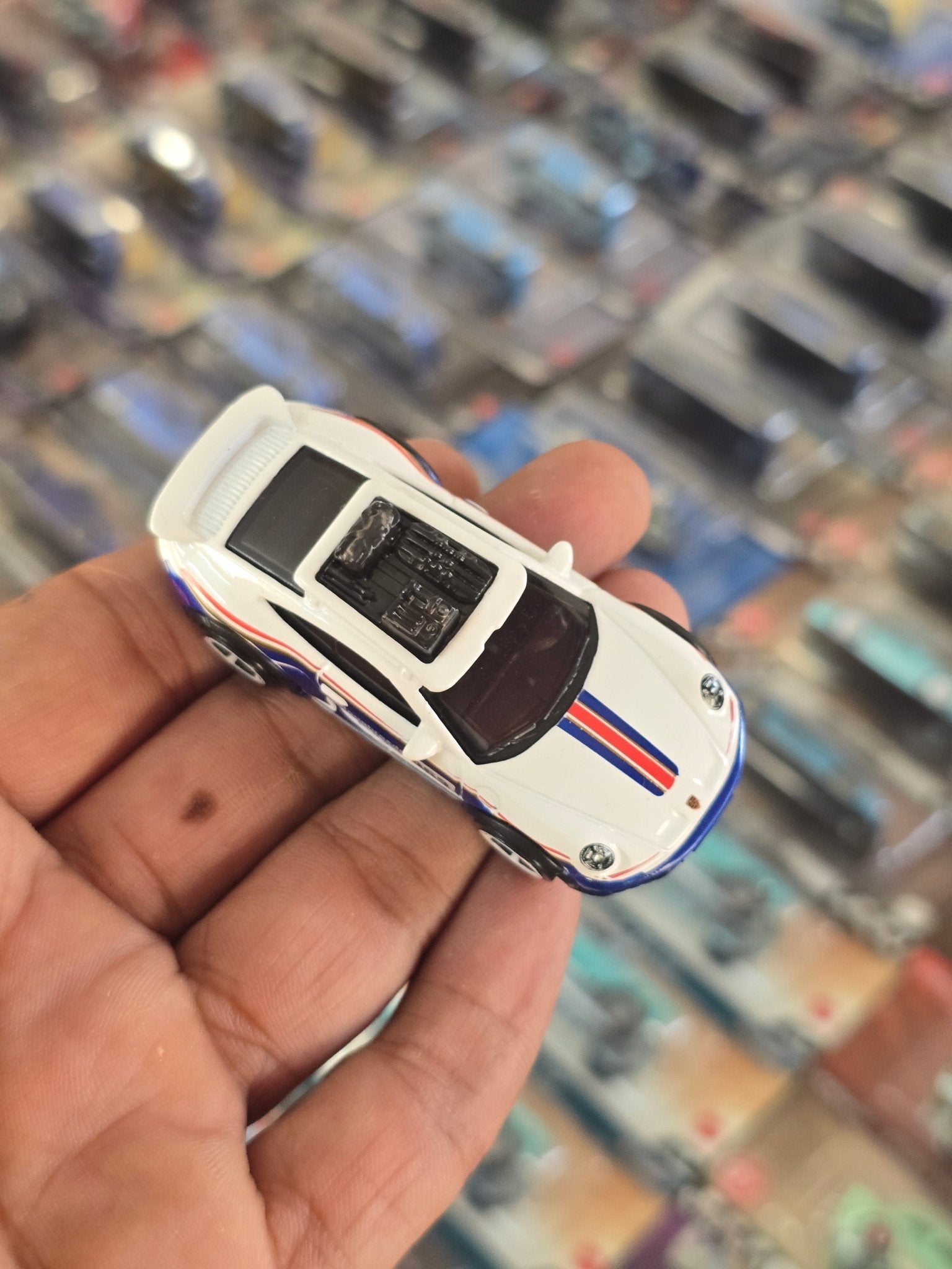 Hot Wheels Porsche 911 Rallye (Uncarded) - Kinder Logs