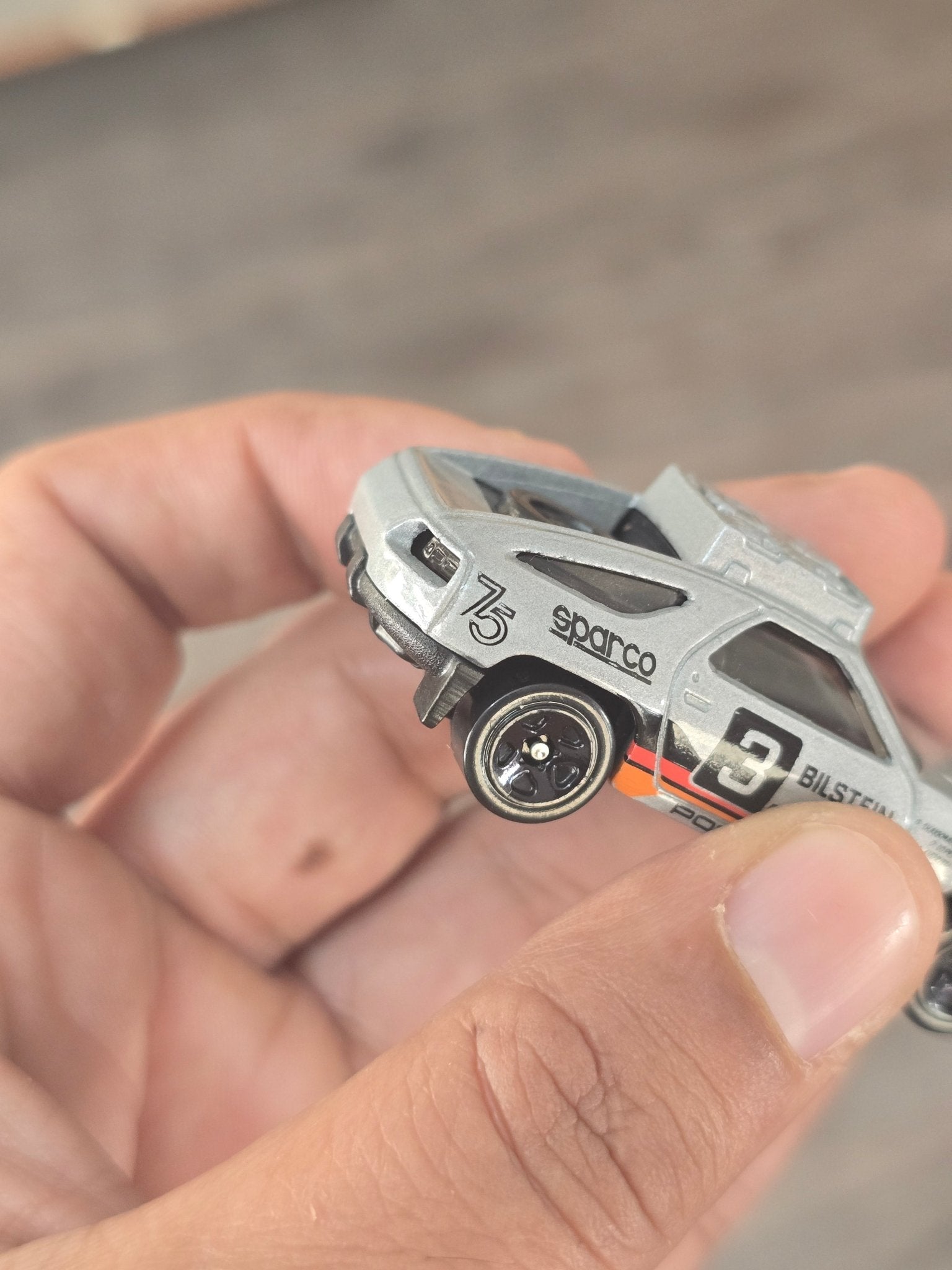 Hot Wheels Porsche 928S - Silver (Uncarded - New) - Kinder Logs