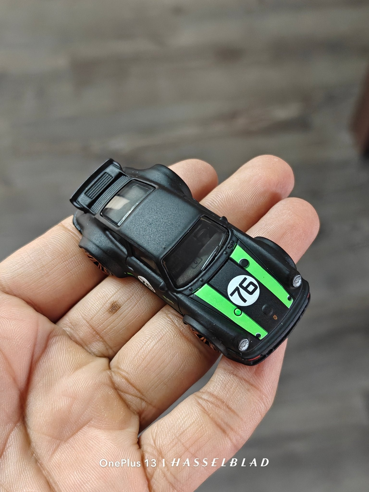 Hot Wheels Porsche 934 Turbo RSR Neon Speeders - Matte Black (Uncarded - New) - Kinder Logs