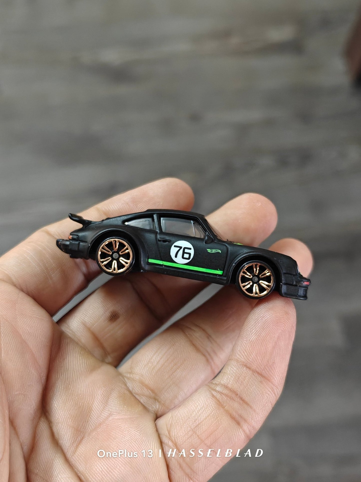 Hot Wheels Porsche 934 Turbo RSR Neon Speeders - Matte Black (Uncarded - New) - Kinder Logs