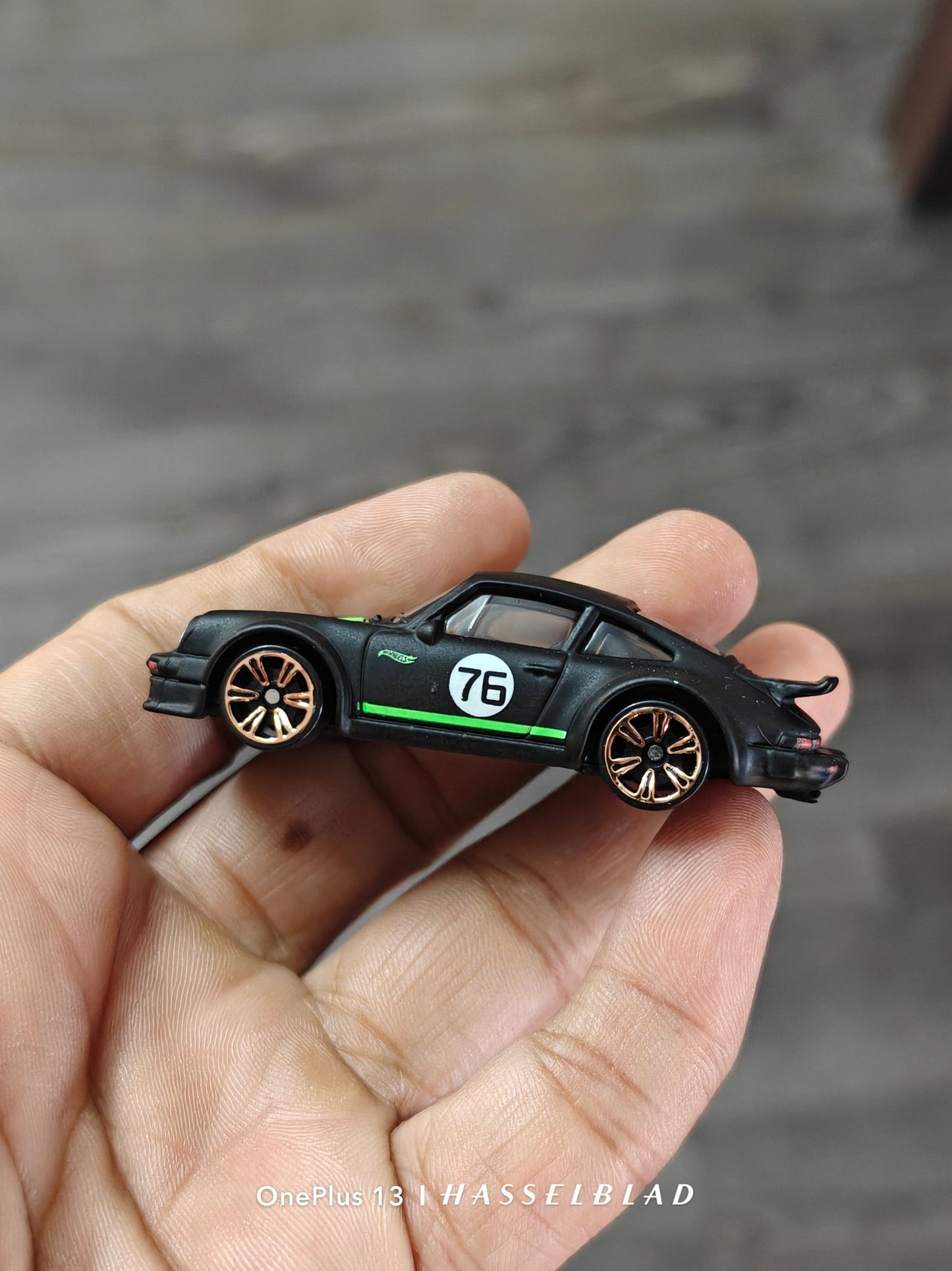 Hot Wheels Porsche 934 Turbo RSR Neon Speeders - Matte Black (Uncarded - New) - Kinder Logs