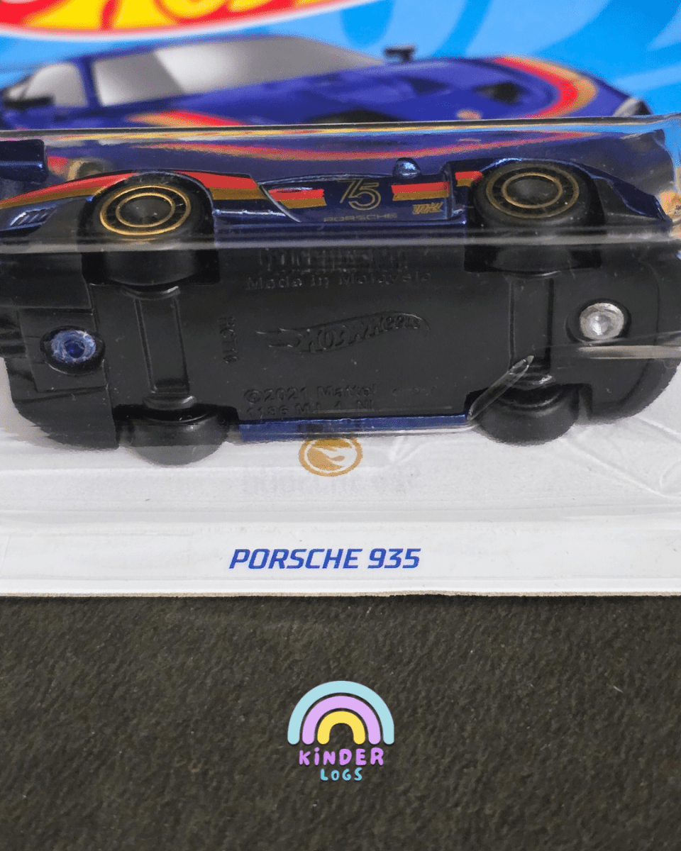 Hot Wheels Porsche 935 Super Treasure Hunt (STH) - Imported - Kinder Logs