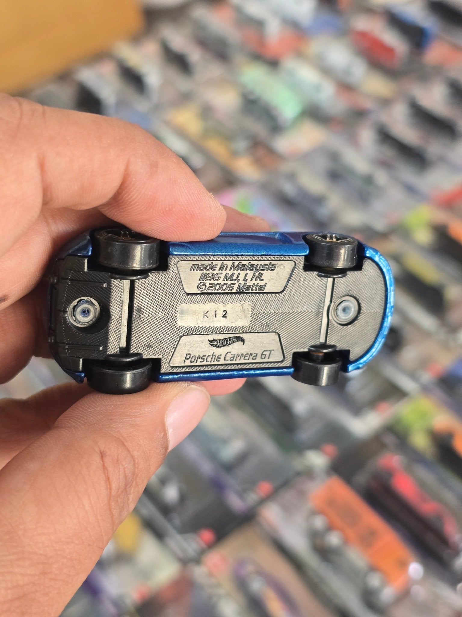 Hot Wheels Porsche Carrera GT - Blue (Used Car) - Kinder Logs