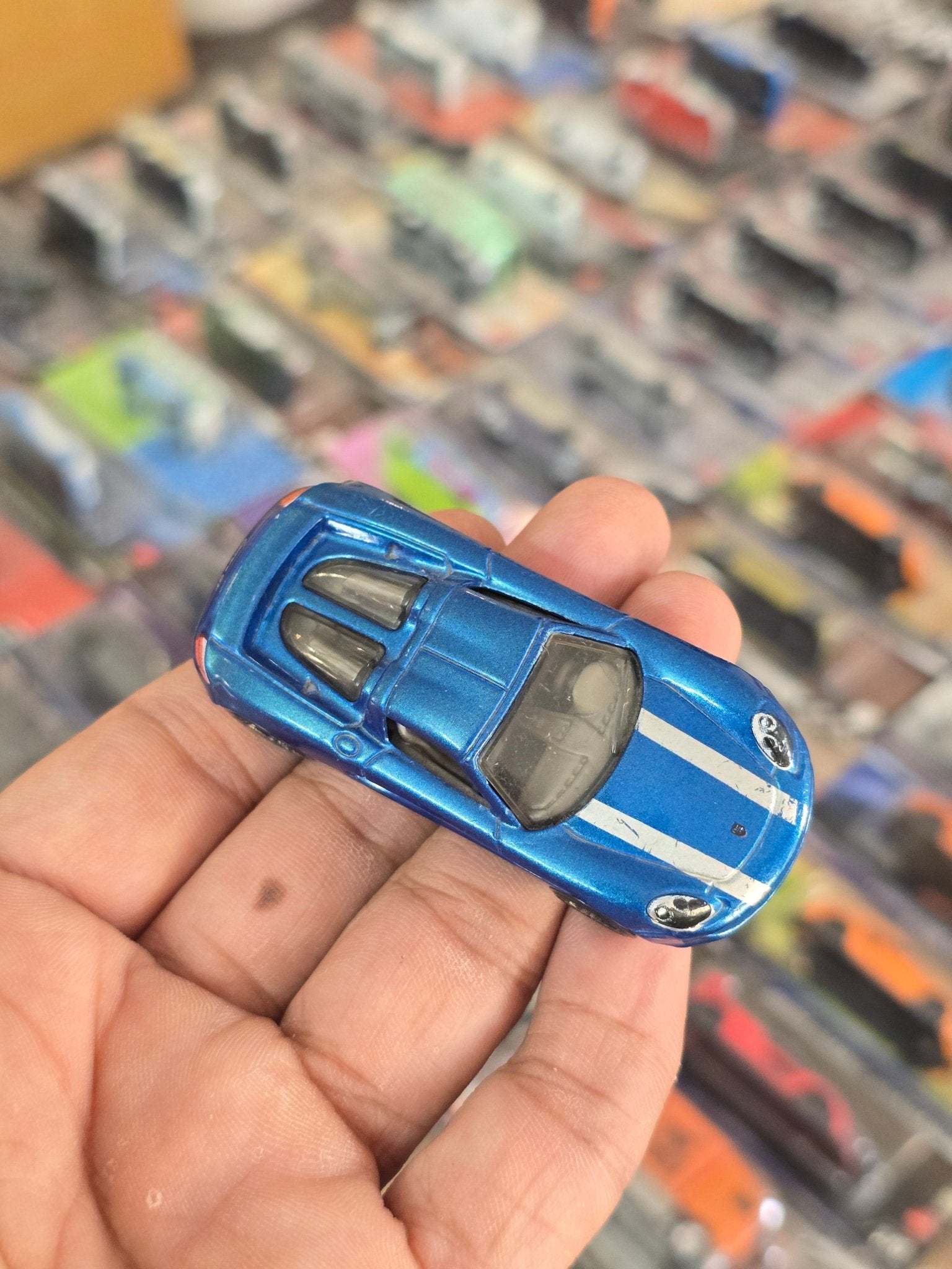 Hot Wheels Porsche Carrera GT - Blue (Used Car) - Kinder Logs