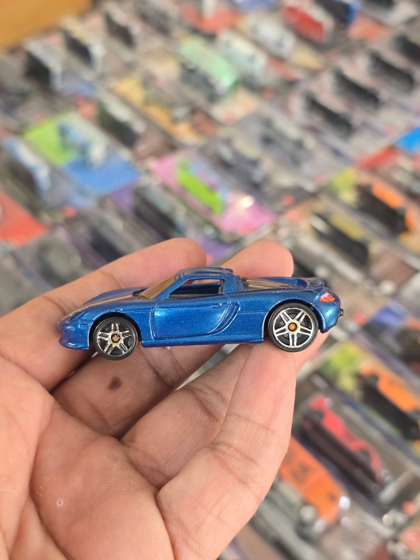 Hot Wheels Porsche Carrera GT - Blue (Used Car) - Kinder Logs