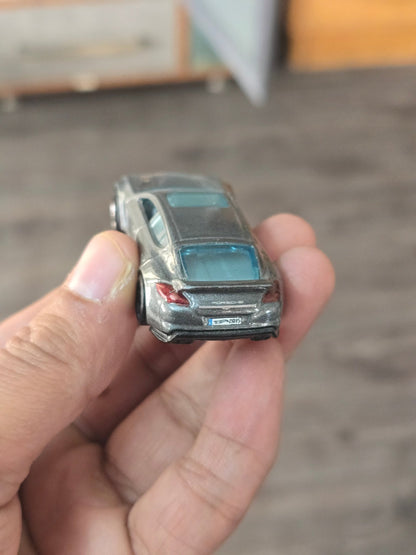 Hot Wheels Porsche Panamera (Pre - Owned) - Kinder Logs