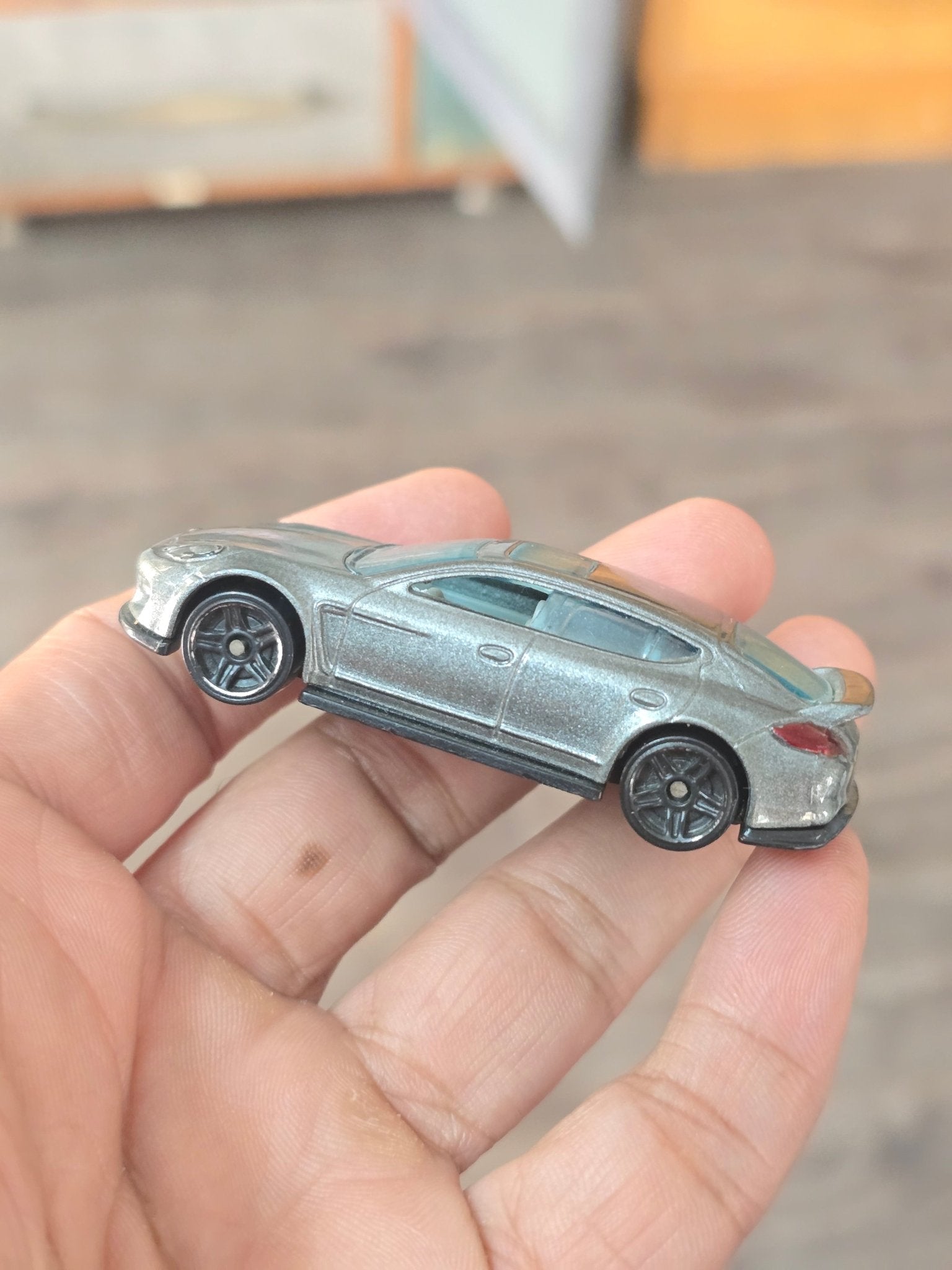 Hot Wheels Porsche Panamera (Pre - Owned) - Kinder Logs