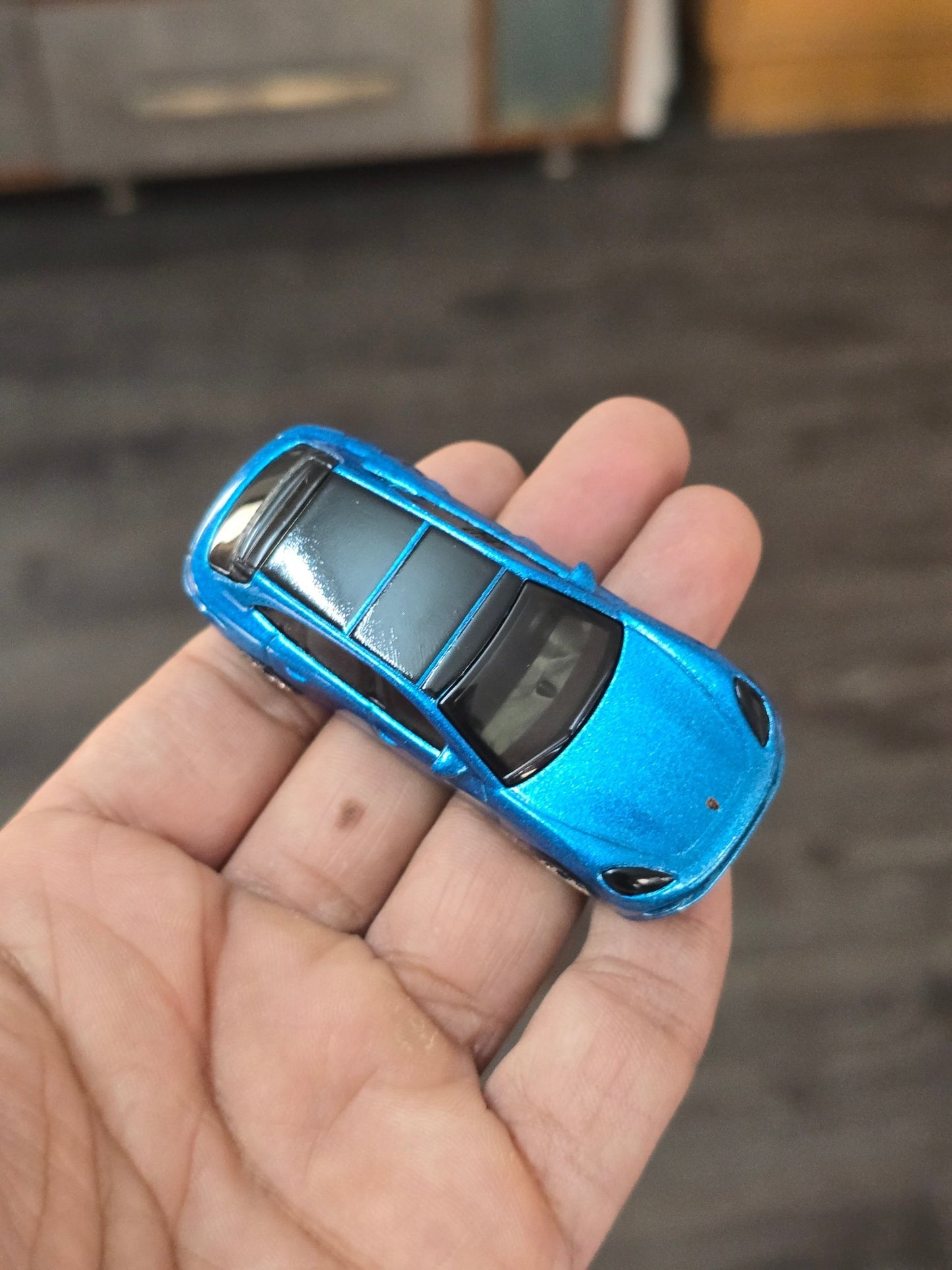 Hot Wheels Porsche Panamera Turbo S - Hybrid Speed (Uncarded - New) - Kinder Logs