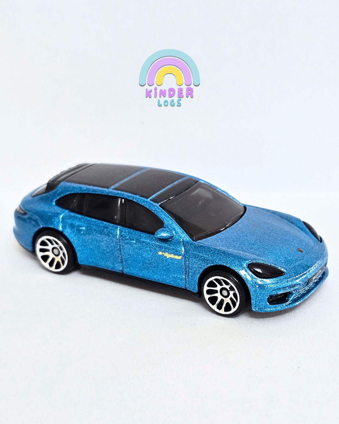 Hot Wheels Porsche Panamera Turbo S - Hybrid Speed (Uncarded - New) - Kinder Logs